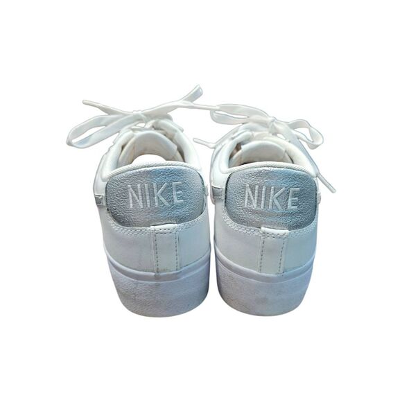 NIKE Triple White Platform DQ7571-101 sneaker Athletic Shoe Womens Size 10 - Picture 5 of 9